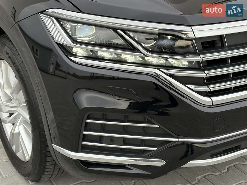 Внедорожник / Кроссовер Volkswagen Touareg 2019 в Львове