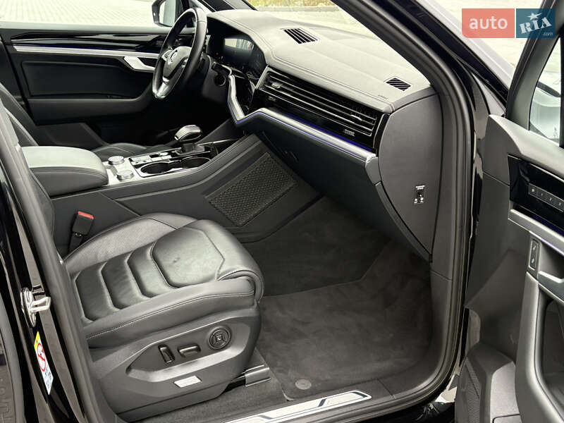 Внедорожник / Кроссовер Volkswagen Touareg 2019 в Львове