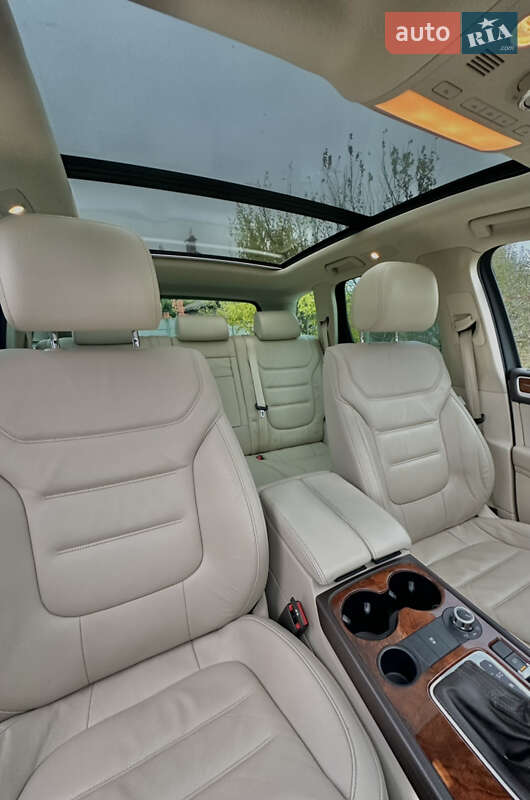 Внедорожник / Кроссовер Volkswagen Touareg 2014 в Киеве фото 24 Внедорожник / Кроссовер Volkswagen Touareg 2014 в Киеве
