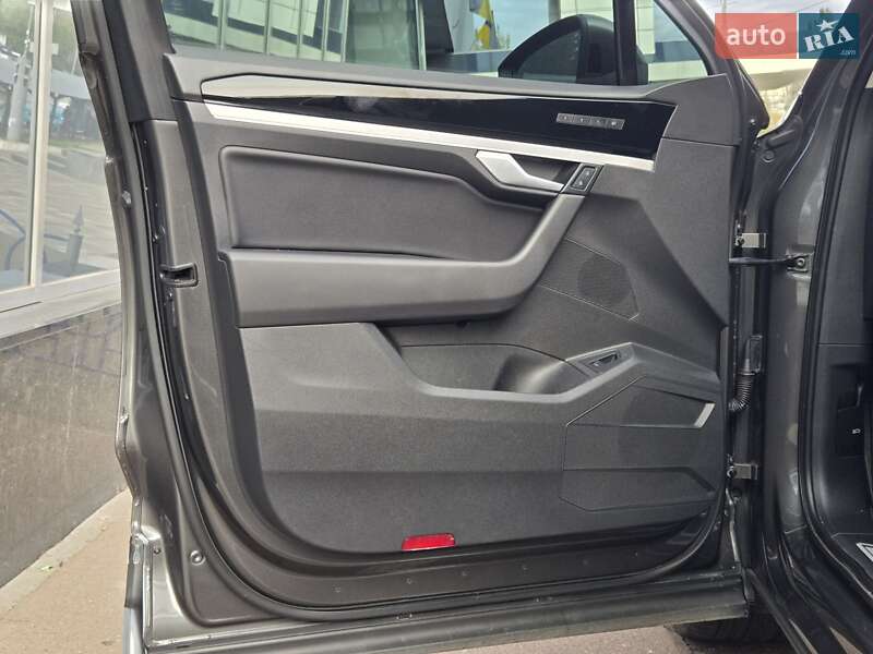 Внедорожник / Кроссовер Volkswagen Touareg 2022 в Киеве фото 17 Внедорожник / Кроссовер Volkswagen Touareg 2022 в Киеве