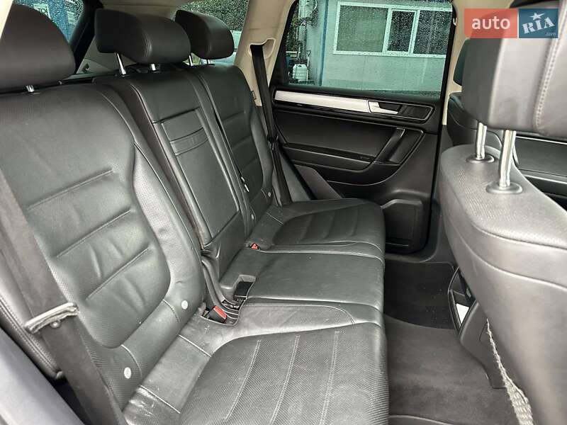 Внедорожник / Кроссовер Volkswagen Touareg 2017 в Тернополе