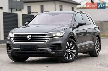 Внедорожник / Кроссовер Volkswagen Touareg 2018 в Одессе