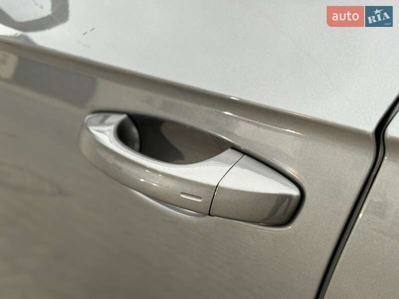 Позашляховик / Кросовер Volkswagen Touareg 2018 в Одесі