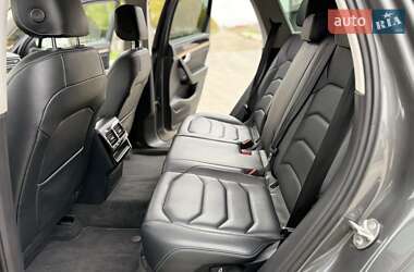 Внедорожник / Кроссовер Volkswagen Touareg 2018 в 