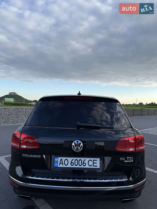 Внедорожник / Кроссовер Volkswagen Touareg 2016 в Мукачево