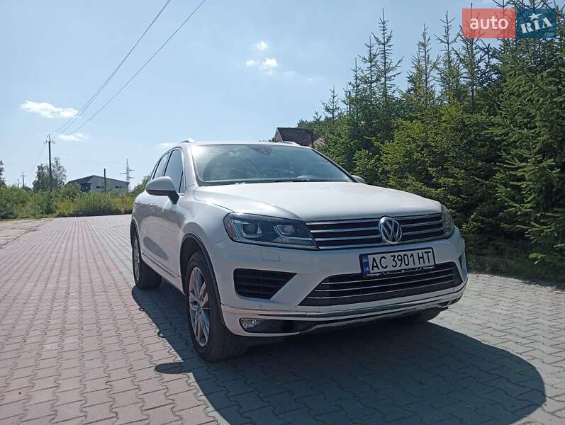 Позашляховик / Кросовер Volkswagen Touareg 2014 в Шепетівці