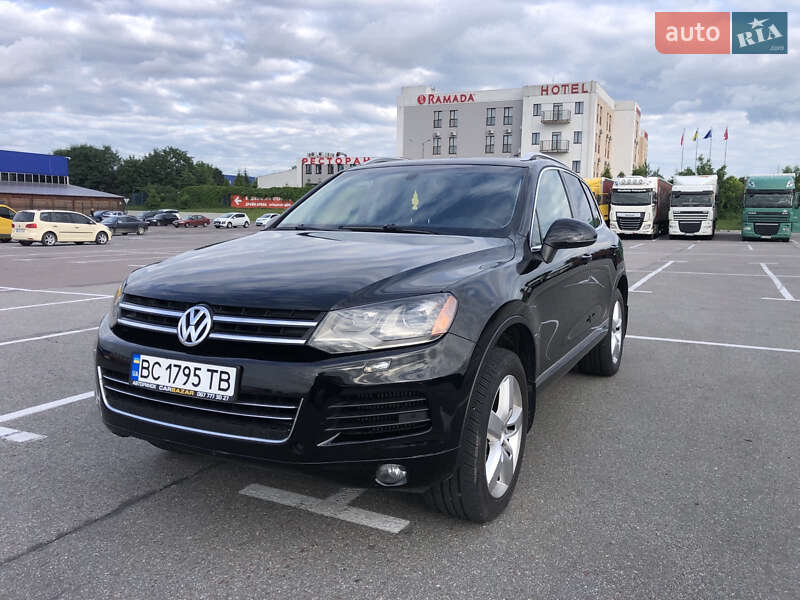 Внедорожник / Кроссовер Volkswagen Touareg 2011 в Львове