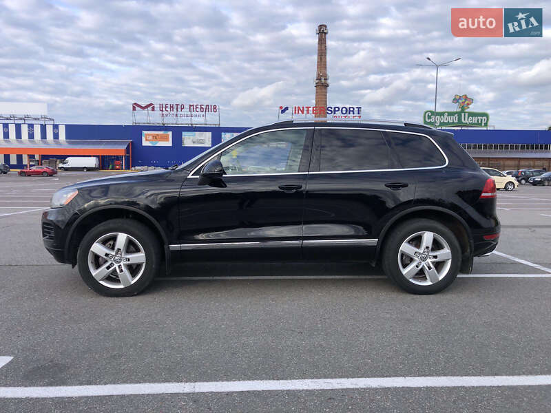 Внедорожник / Кроссовер Volkswagen Touareg 2011 в Львове