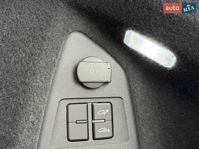 Позашляховик / Кросовер Volkswagen Touareg 2021 в Києві фото 29 Позашляховик / Кросовер Volkswagen Touareg 2021 в Києві