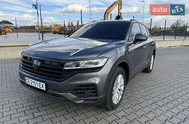 Позашляховик / Кросовер Volkswagen Touareg 2018 в Чернівцях