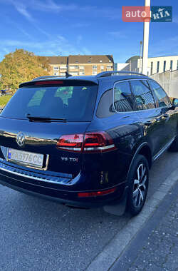 Внедорожник / Кроссовер Volkswagen Touareg 2013 в 