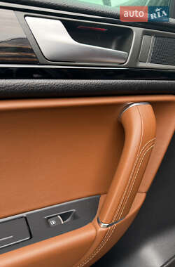 Внедорожник / Кроссовер Volkswagen Touareg 2013 в 