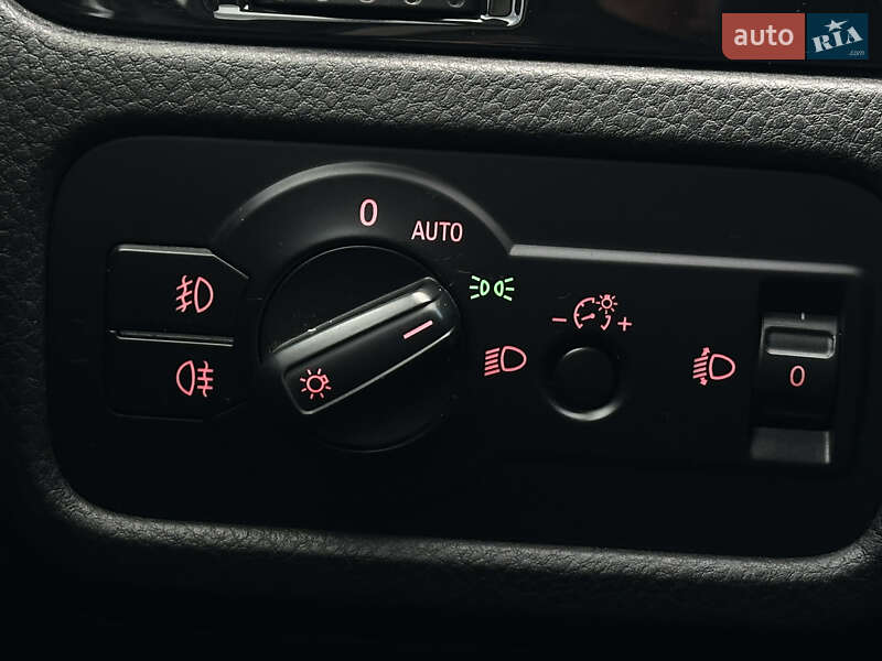 Позашляховик / Кросовер Volkswagen Touareg 2012 в Тернополі