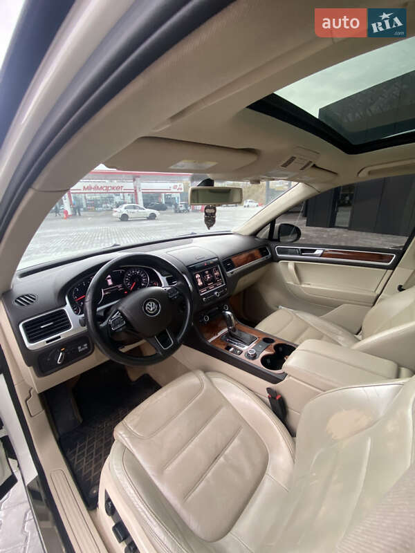 Позашляховик / Кросовер Volkswagen Touareg 2012 в Кривому Розі