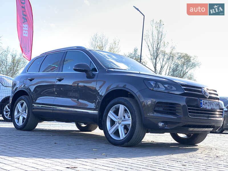 Внедорожник / Кроссовер Volkswagen Touareg 2011 в Бердичеве