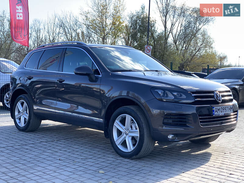 Внедорожник / Кроссовер Volkswagen Touareg 2011 в Бердичеве