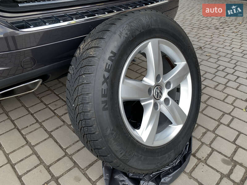 Внедорожник / Кроссовер Volkswagen Touareg 2011 в Бердичеве