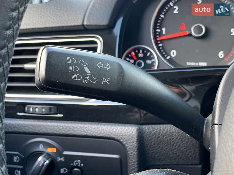 Внедорожник / Кроссовер Volkswagen Touareg 2011 в Бердичеве