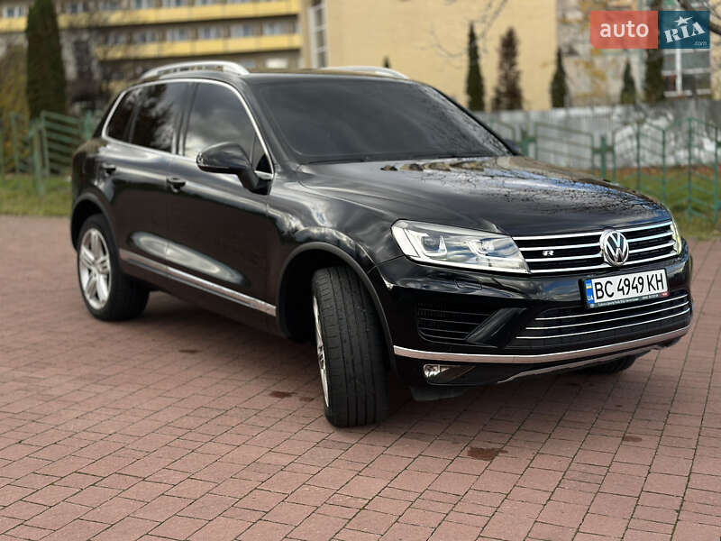 Внедорожник / Кроссовер Volkswagen Touareg 2016 в Львове