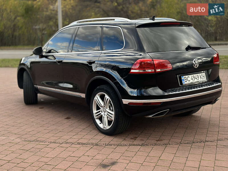 Внедорожник / Кроссовер Volkswagen Touareg 2016 в Львове