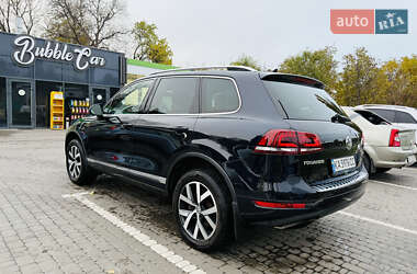 Внедорожник / Кроссовер Volkswagen Touareg 2013 в 
