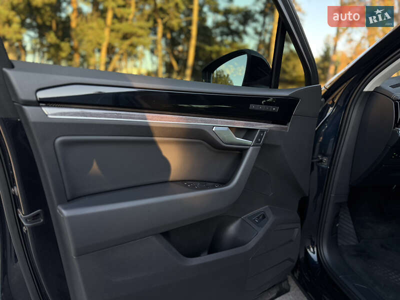 Позашляховик / Кросовер Volkswagen Touareg 2021 в Києві фото 18 Позашляховик / Кросовер Volkswagen Touareg 2021 в Києві