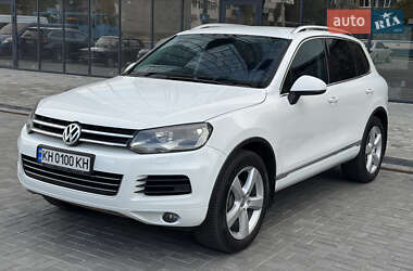 Внедорожник / Кроссовер Volkswagen Touareg 2012 в Днепре