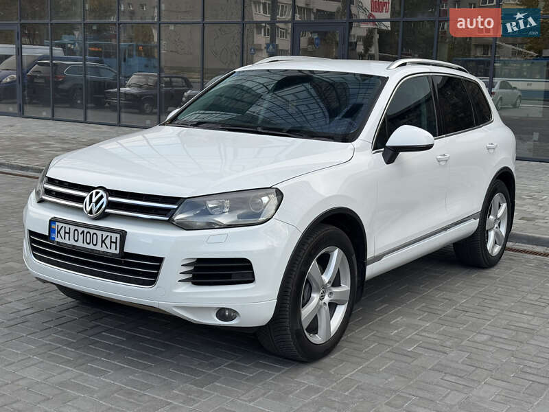 Позашляховик / Кросовер Volkswagen Touareg 2012 в Дніпрі фото Позашляховик / Кросовер Volkswagen Touareg 2012 в Дніпрі