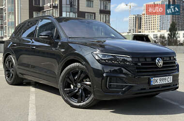 Позашляховик / Кросовер Volkswagen Touareg 2023 в Києві