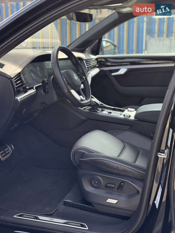 Позашляховик / Кросовер Volkswagen Touareg 2023 в Києві