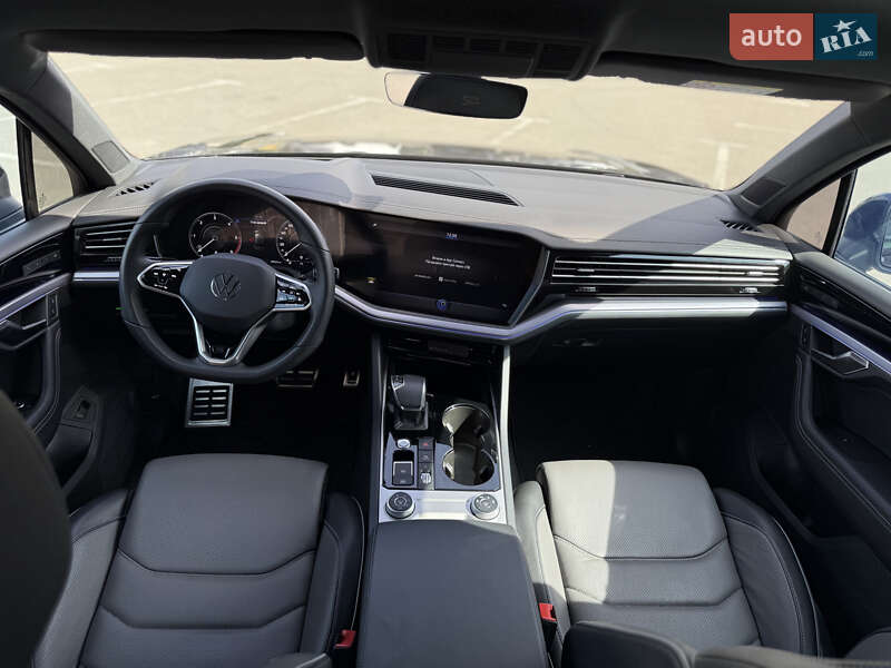 Позашляховик / Кросовер Volkswagen Touareg 2023 в Києві