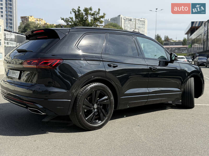 Позашляховик / Кросовер Volkswagen Touareg 2023 в Києві
