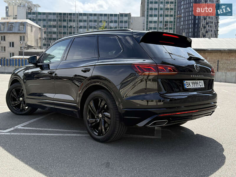 Позашляховик / Кросовер Volkswagen Touareg 2023 в Києві