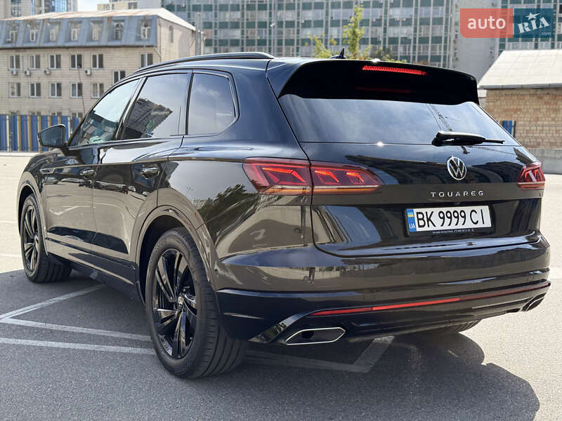 Позашляховик / Кросовер Volkswagen Touareg 2023 в Києві