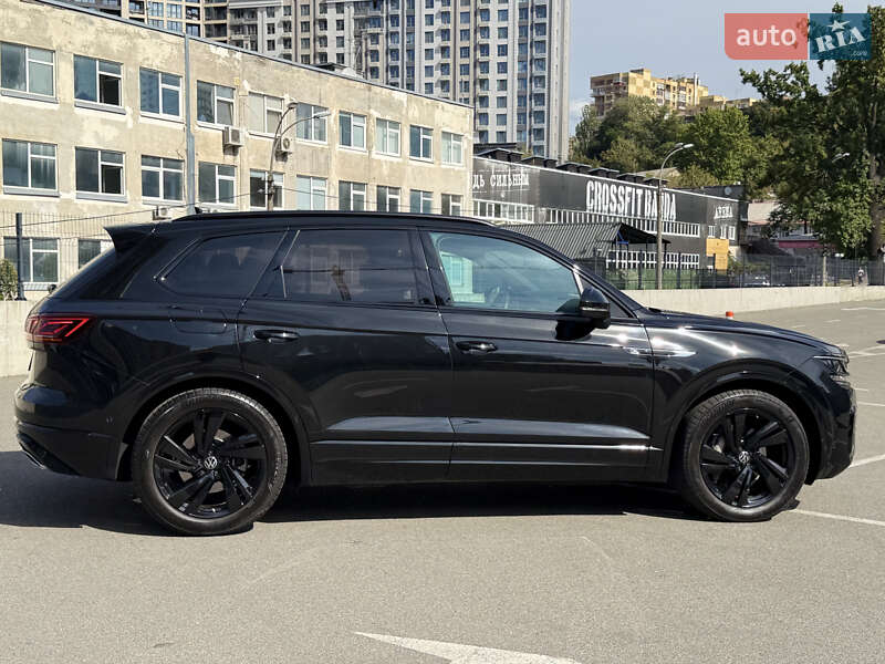 Позашляховик / Кросовер Volkswagen Touareg 2023 в Києві