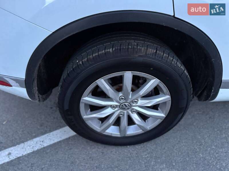 Внедорожник / Кроссовер Volkswagen Touareg 2016 в Тернополе фото 33 Внедорожник / Кроссовер Volkswagen Touareg 2016 в Тернополе