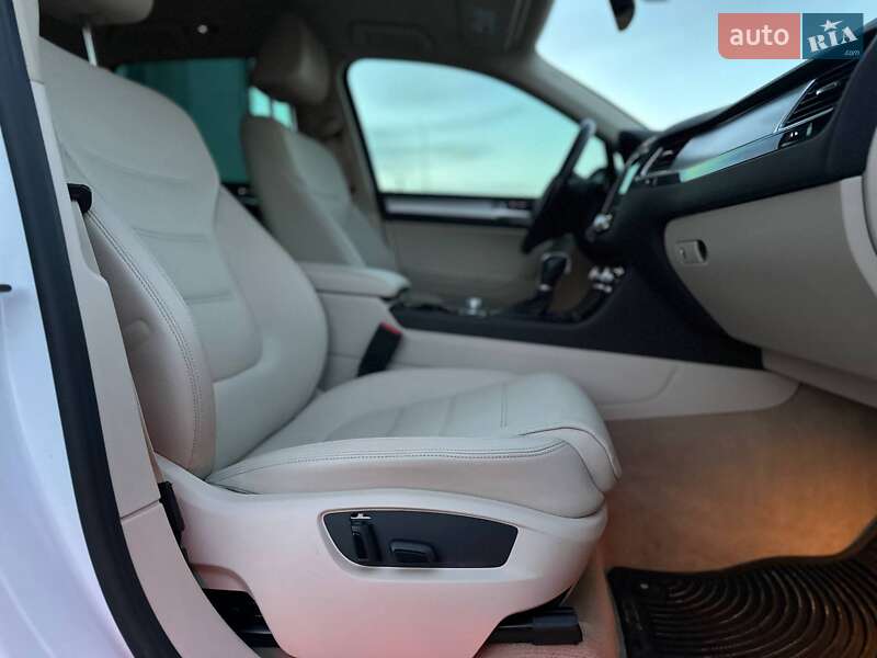 Внедорожник / Кроссовер Volkswagen Touareg 2016 в Тернополе фото 46 Внедорожник / Кроссовер Volkswagen Touareg 2016 в Тернополе