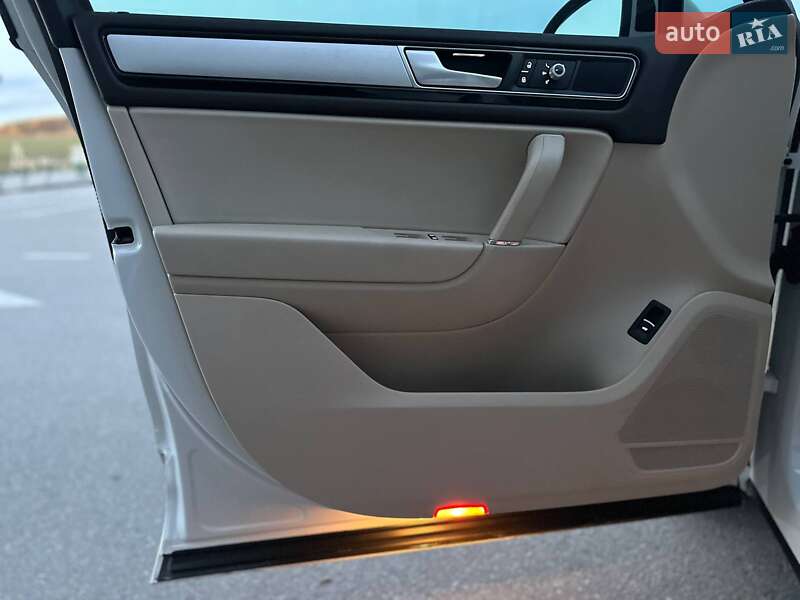Внедорожник / Кроссовер Volkswagen Touareg 2016 в Тернополе фото 54 Внедорожник / Кроссовер Volkswagen Touareg 2016 в Тернополе