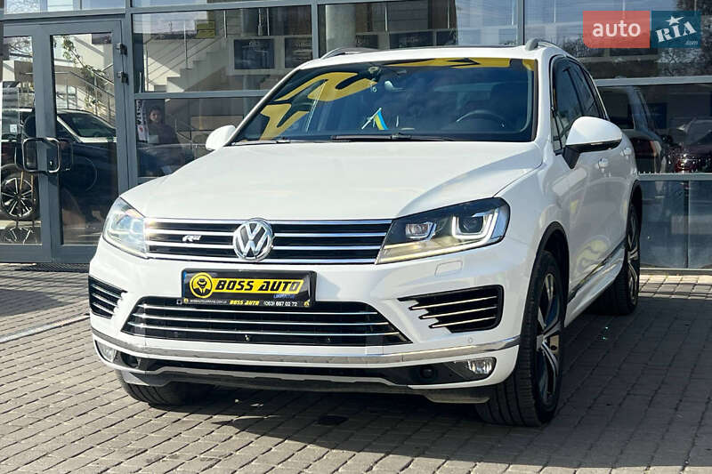 Позашляховик / Кросовер Volkswagen Touareg 2016 в Івано-Франківську