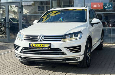 Позашляховик / Кросовер Volkswagen Touareg 2016 в 