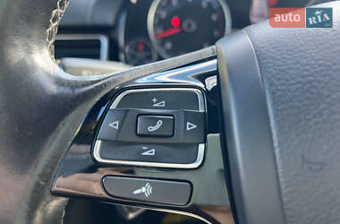 Позашляховик / Кросовер Volkswagen Touareg 2016 в 