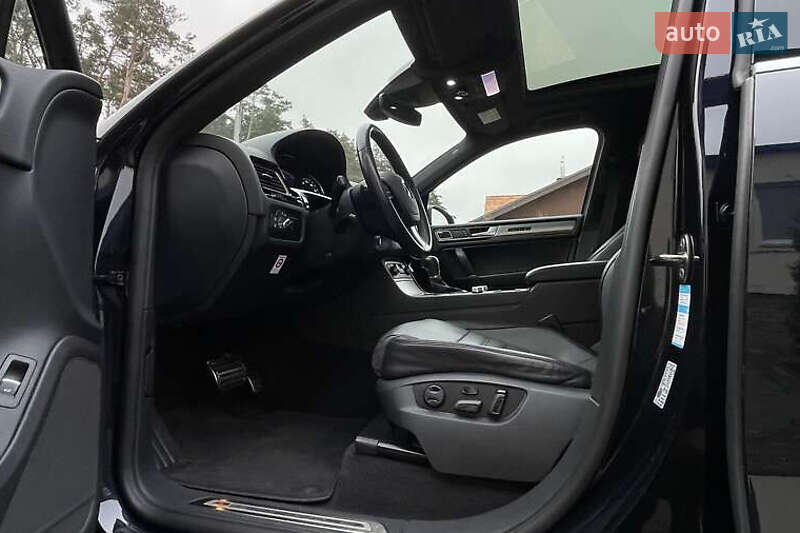 Внедорожник / Кроссовер Volkswagen Touareg 2016 в Киеве фото 14 Внедорожник / Кроссовер Volkswagen Touareg 2016 в Киеве