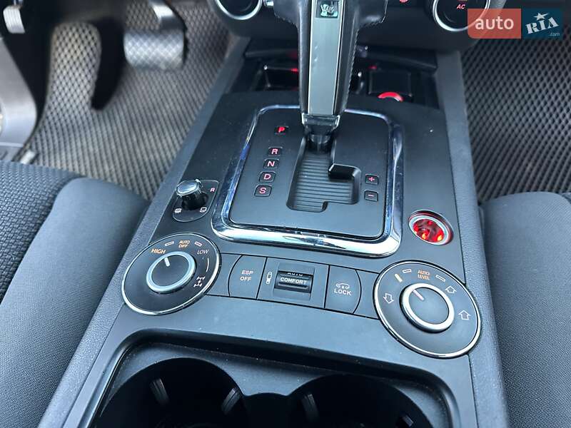 Внедорожник / Кроссовер Volkswagen Touareg 2008 в Хмельницком