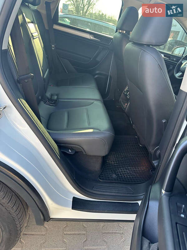 Позашляховик / Кросовер Volkswagen Touareg 2015 в Житомирі фото 3 Позашляховик / Кросовер Volkswagen Touareg 2015 в Житомирі