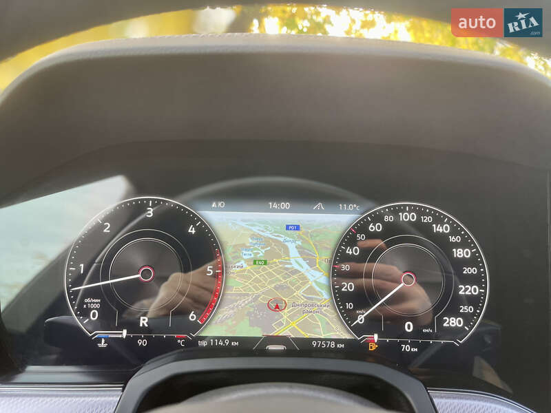 Внедорожник / Кроссовер Volkswagen Touareg 2022 в Киеве