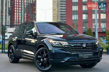 Внедорожник / Кроссовер Volkswagen Touareg 2021 в 