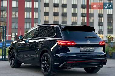 Внедорожник / Кроссовер Volkswagen Touareg 2021 в 