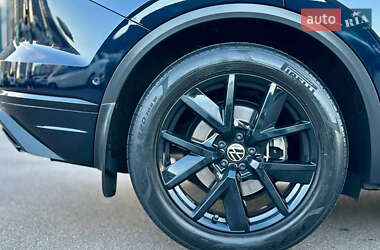 Внедорожник / Кроссовер Volkswagen Touareg 2021 в 