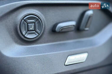 Внедорожник / Кроссовер Volkswagen Touareg 2021 в 