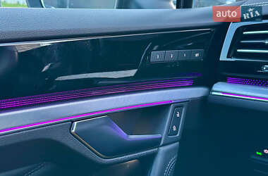 Внедорожник / Кроссовер Volkswagen Touareg 2021 в 